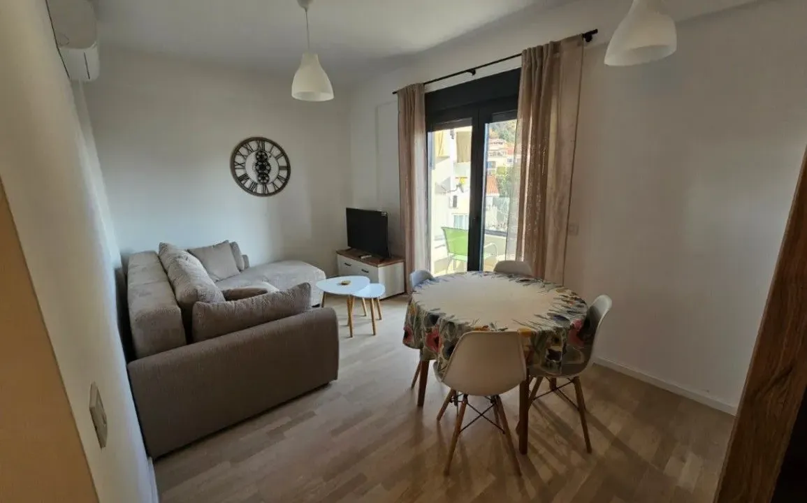 Izdavanje, jednosoban stan, 45m², Budva, Crna Gora