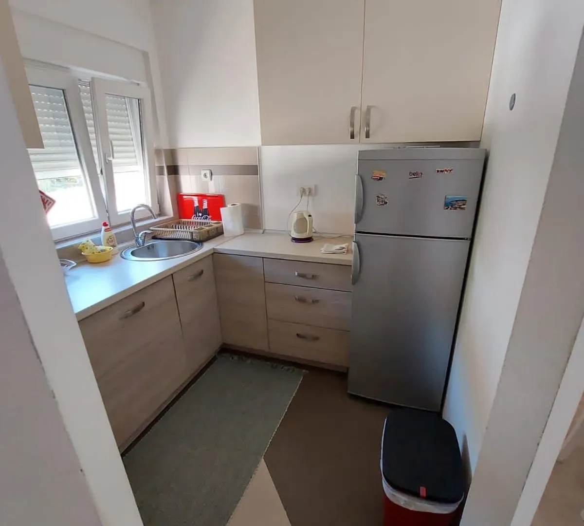 Izdavanje, dvosoban stan, 52m², Kalimanj, Tivat