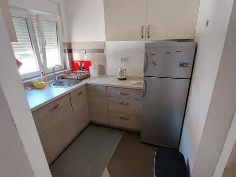 Rent, two bedroom apartment, 52m², Kalimanj, Tivat - image 3