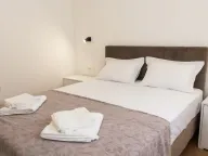 Izdavanje, dvosoban stan, 60m², Radanovići, Kotor - image 11