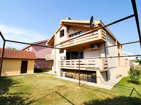 Prodaja, kuća, 300m², Stari Aerodrom, Podgorica - image 4