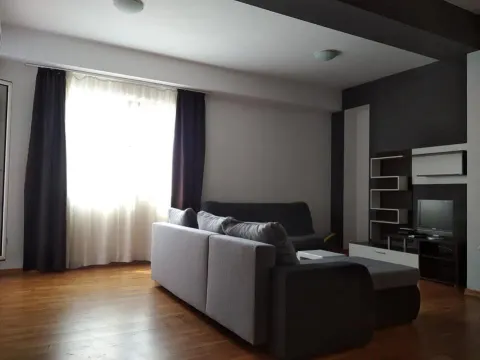 Rent, one bedroom apartment, 55m², Budva, Crna Gora - image 11