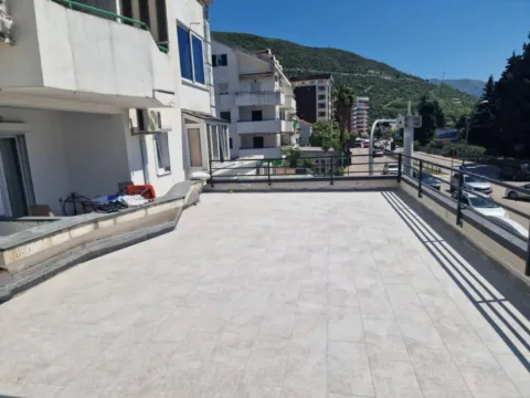 Rent, two bedroom apartment, 60m², Budva, Crna Gora - image 3