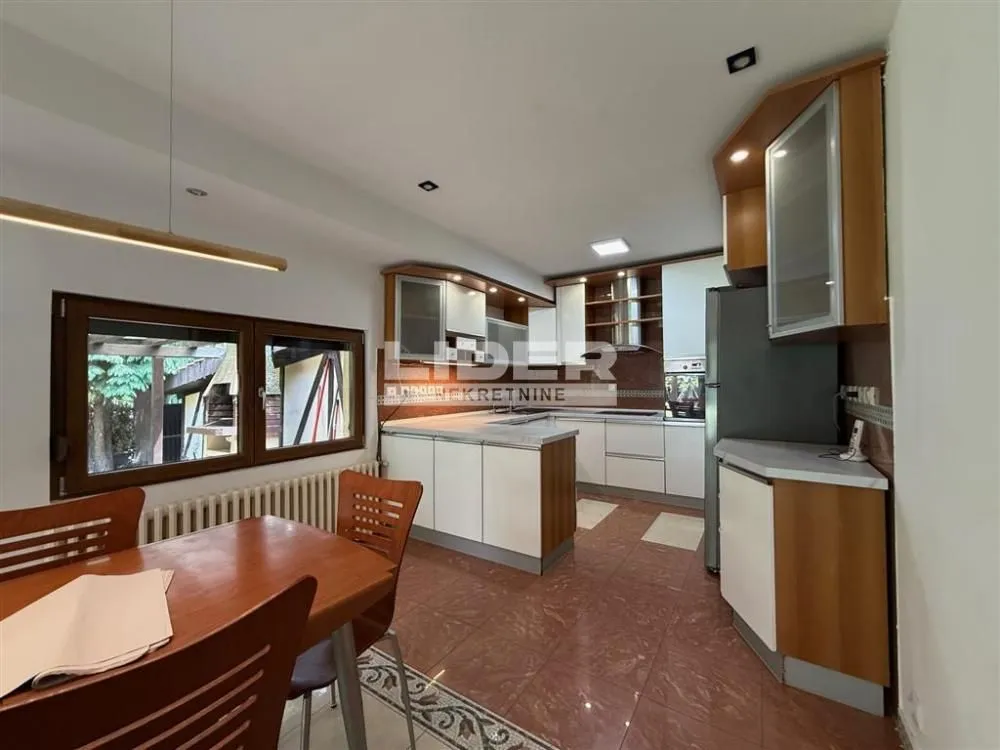 Izdavanje, kuća, 150m², Savski Venac, Beograd