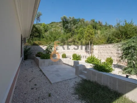 Prodaja, kuća, 240m², Tivat, Crna Gora - image 18