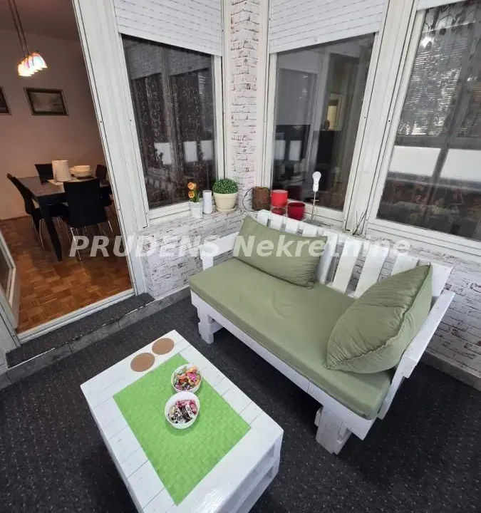 Rent, two bedroom apartment, 64m², Crveni Krst, Beograd