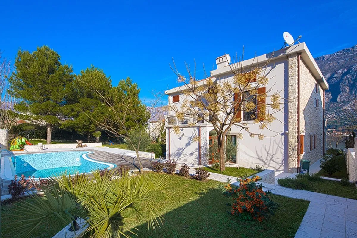 Sale, house, 497m², Prčanj, Kotor