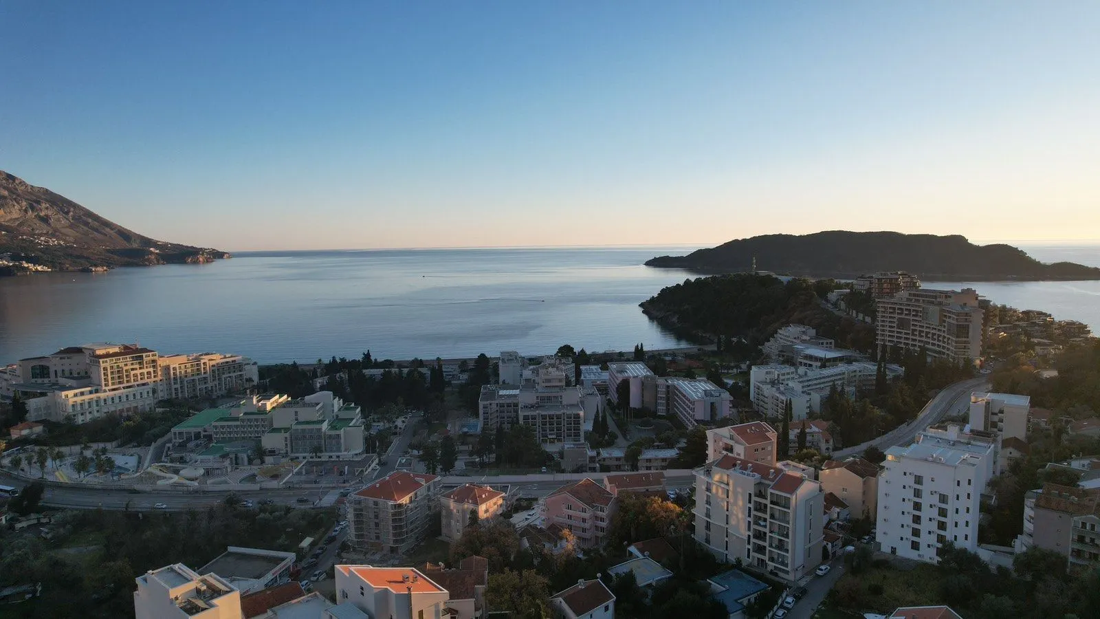 Sale, land lot, 2400m², Bečići, Budva