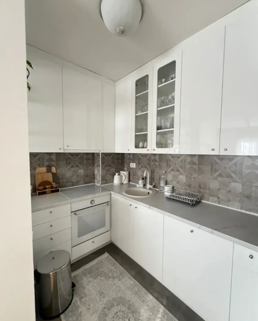 Izdavanje, jednosoban stan, 42m², Pobrežje, Podgorica