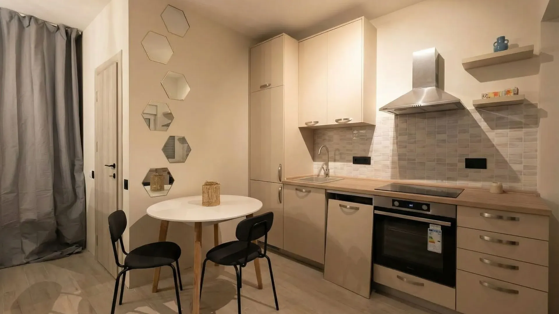 Prodaja, jednosoban stan, 25m², Tivat, Crna Gora