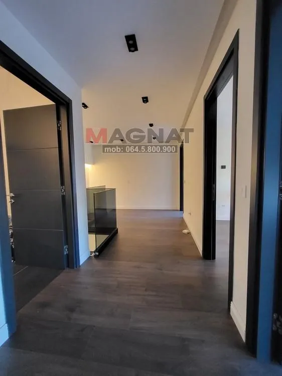 Prodaja, stan, 200m², Kalenić Pijaca, Vračar Sve Podlokacije