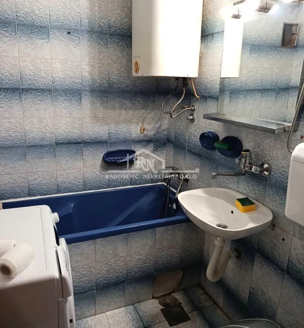 Prodaja, dvosoban stan, 68m², Petlovo Brdo, Beograd