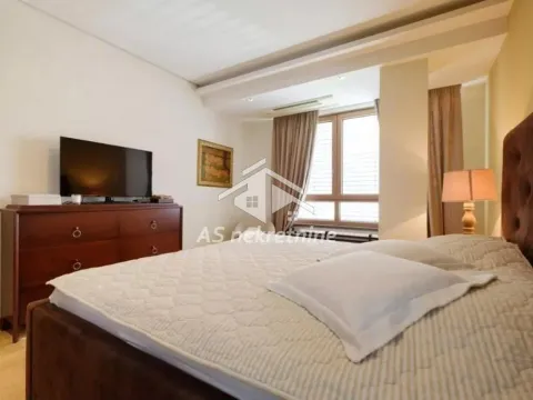 Izdavanje, četvorosoban stan, 150m², Novi Beograd Sve Podlokacije, Beograd - image 17