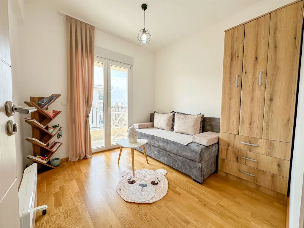Izdavanje, dvosoban stan, 60m², Stari Aerodrom, Podgorica