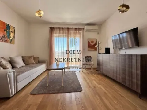 Izdavanje, stan, 33m², City Kvart, Podgorica - image 1
