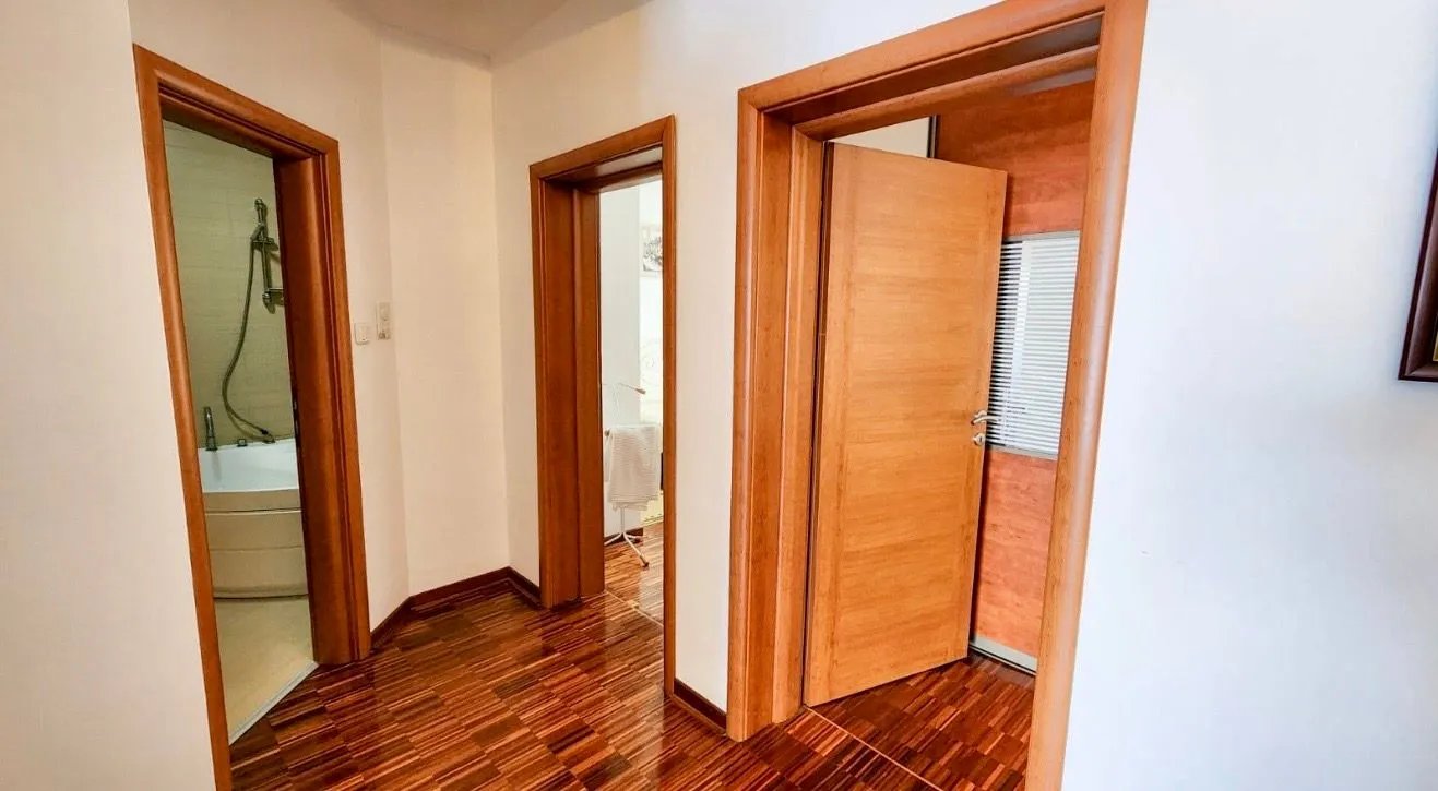 Sale, two bedroom apartment, 105m², Stoliv, Kotor