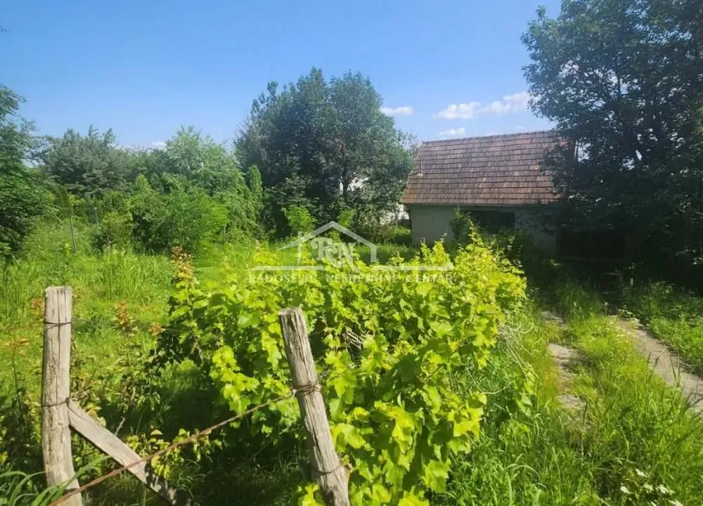 Sale, land lot, Maradik, Inđija