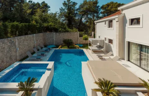 Rent, house, 400m², Dumidran, Tivat - image 2
