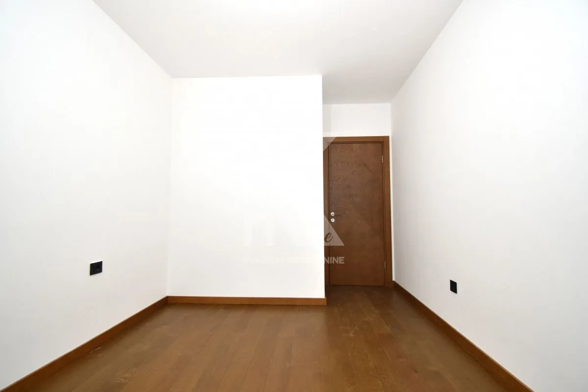 Rent, office space, 49m², Ljubović, Podgorica