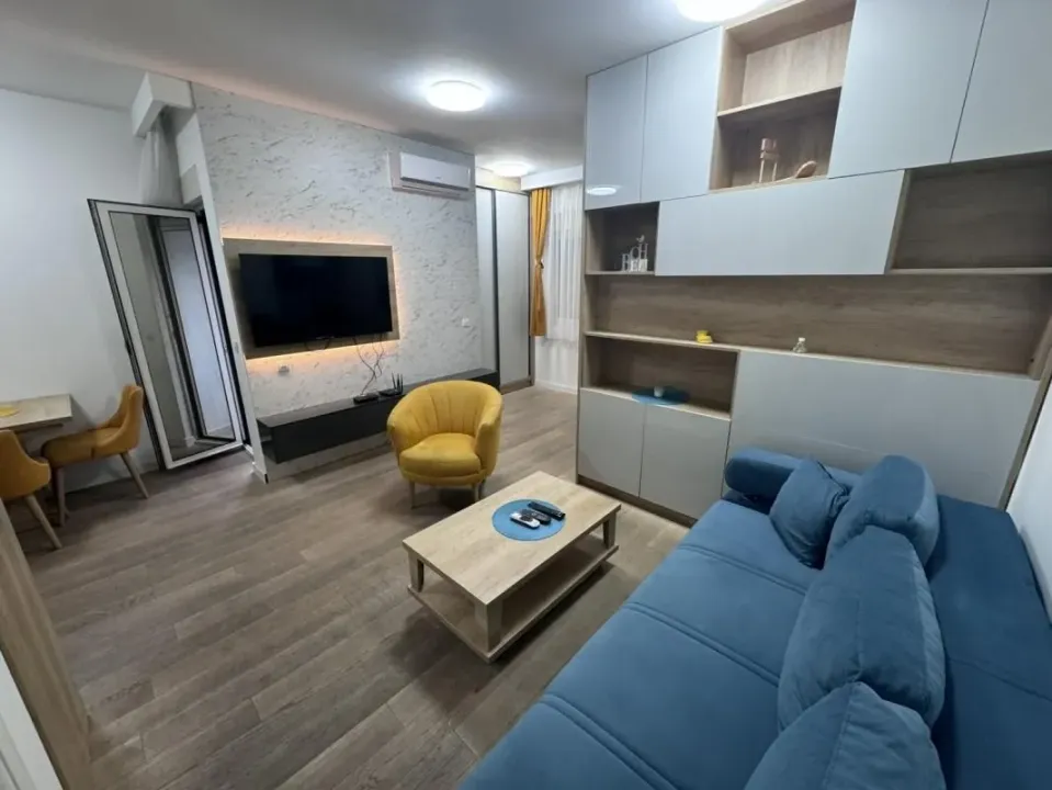 Rent, studio apartment, 35m², Bečići, Budva