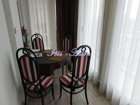 Rent, three bedroom apartment, 75m², Vračar Sve Podlokacije, Beograd - image 4