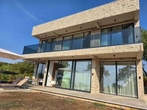 Rent, house, 250m², Višnjevo, Kotor - image 15