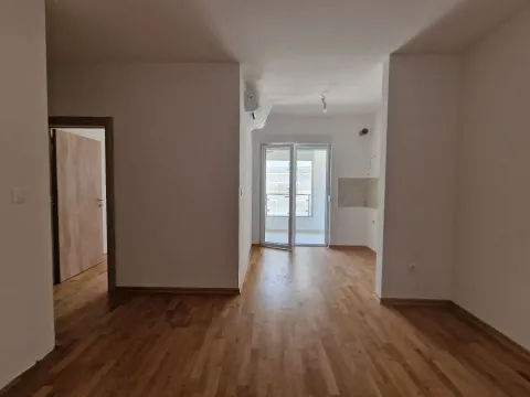Sale, one bedroom apartment, 37m², Bečići, Budva - image 22