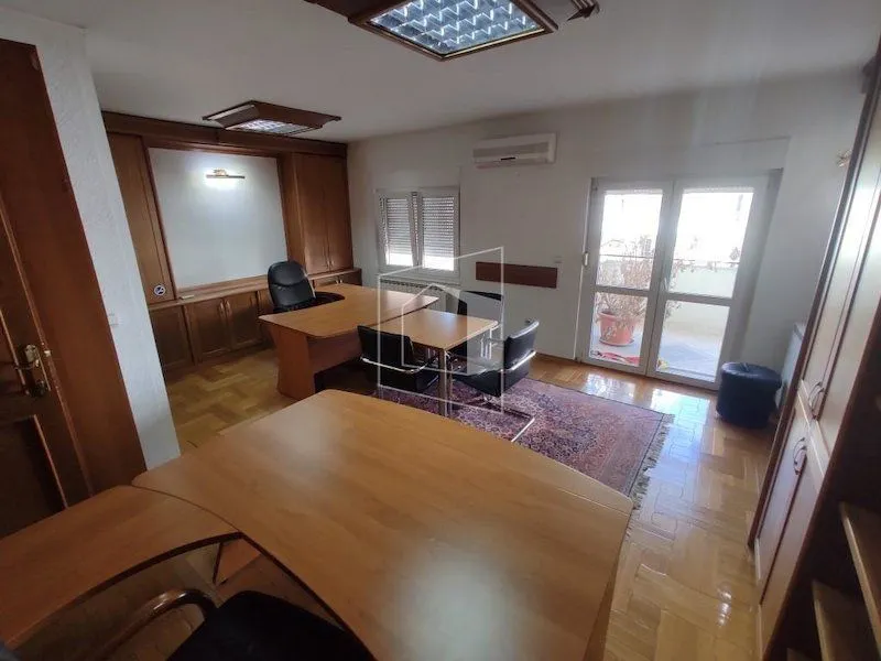 Rent, office space, 150m², Stara Varoš, Podgorica