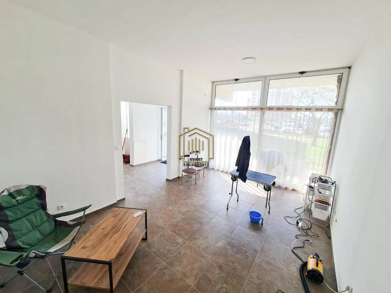 Izdavanje, poslovni prostor, 116m², Baston, Podgorica