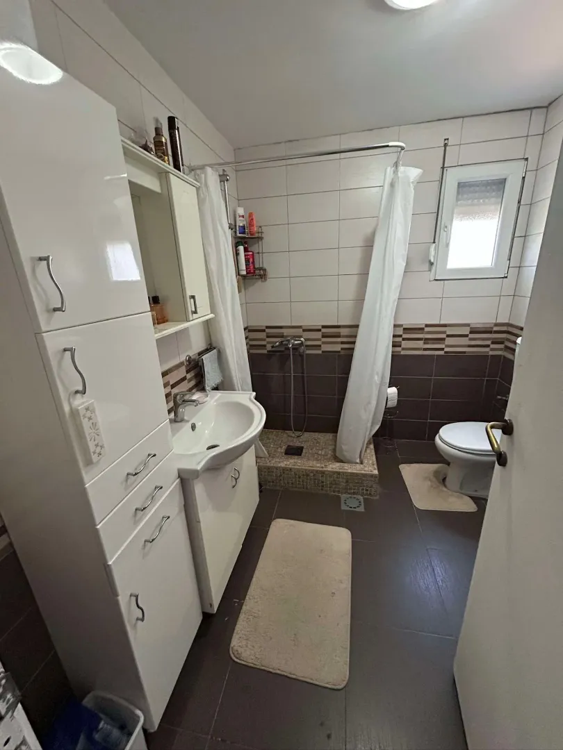 Sale, house, 220m², Donji Kokoti, Podgorica