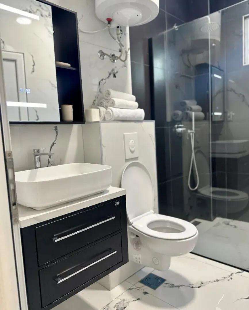 Rent, one bedroom apartment, 63m², Buljarica, Budva