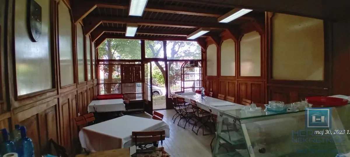 Izdavanje, poslovni prostor, 67m², Ćuprija, Srbija