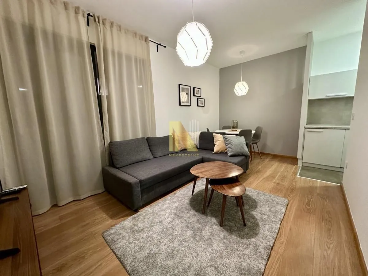 Prodaja, dvosoban stan, 49m², Centar, Novi Sad