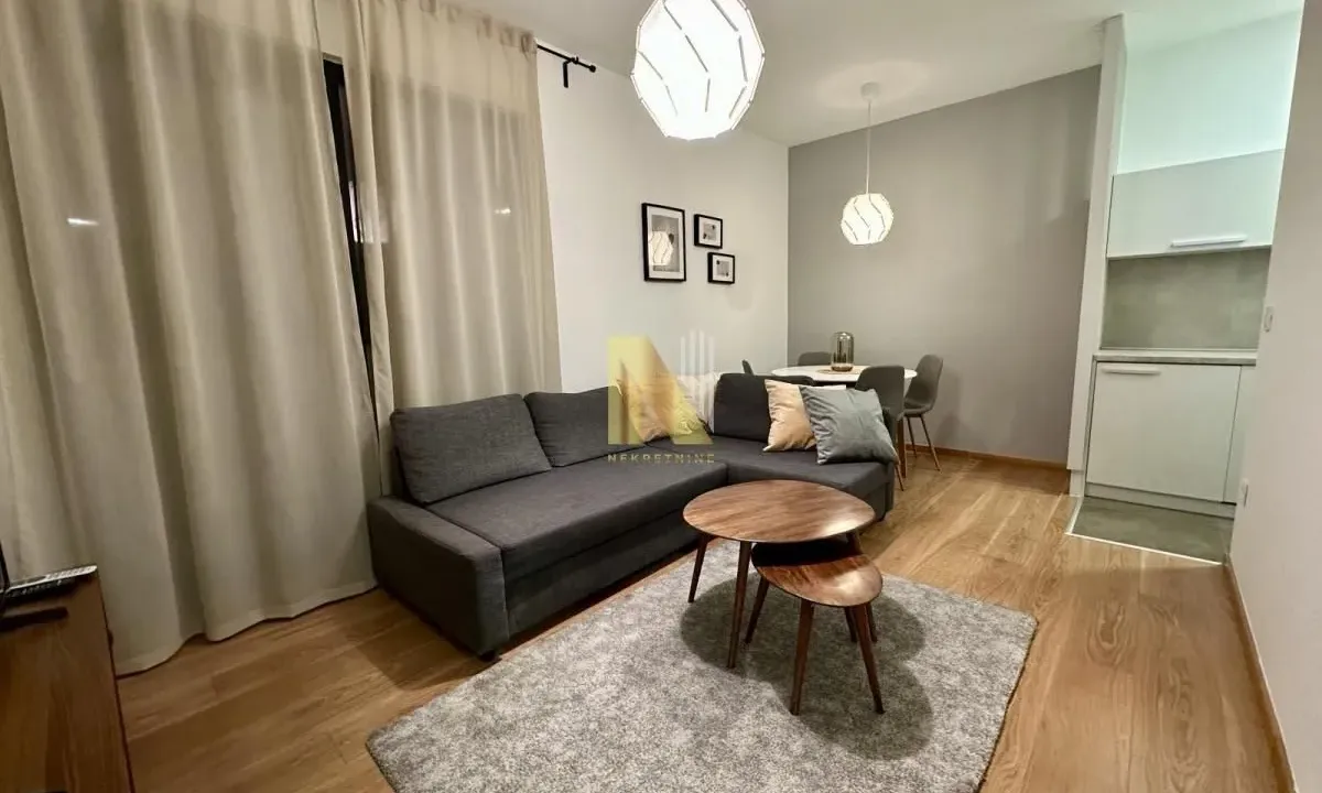 Prodaja, dvosoban stan, 49m², Centar, Novi Sad