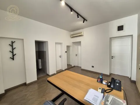 Izdavanje, poslovni prostor, 70m², Autokomanda, Voždovac Sve Podlokacije - image 6