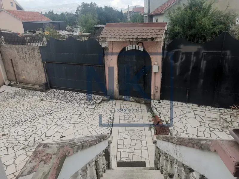 Prodaja, kuća, 335m², Gornja Gorica, Podgorica