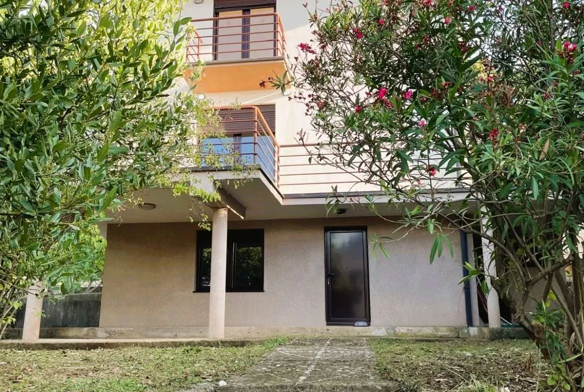Prodaja, kuća, 145m², Utjeha, Bar