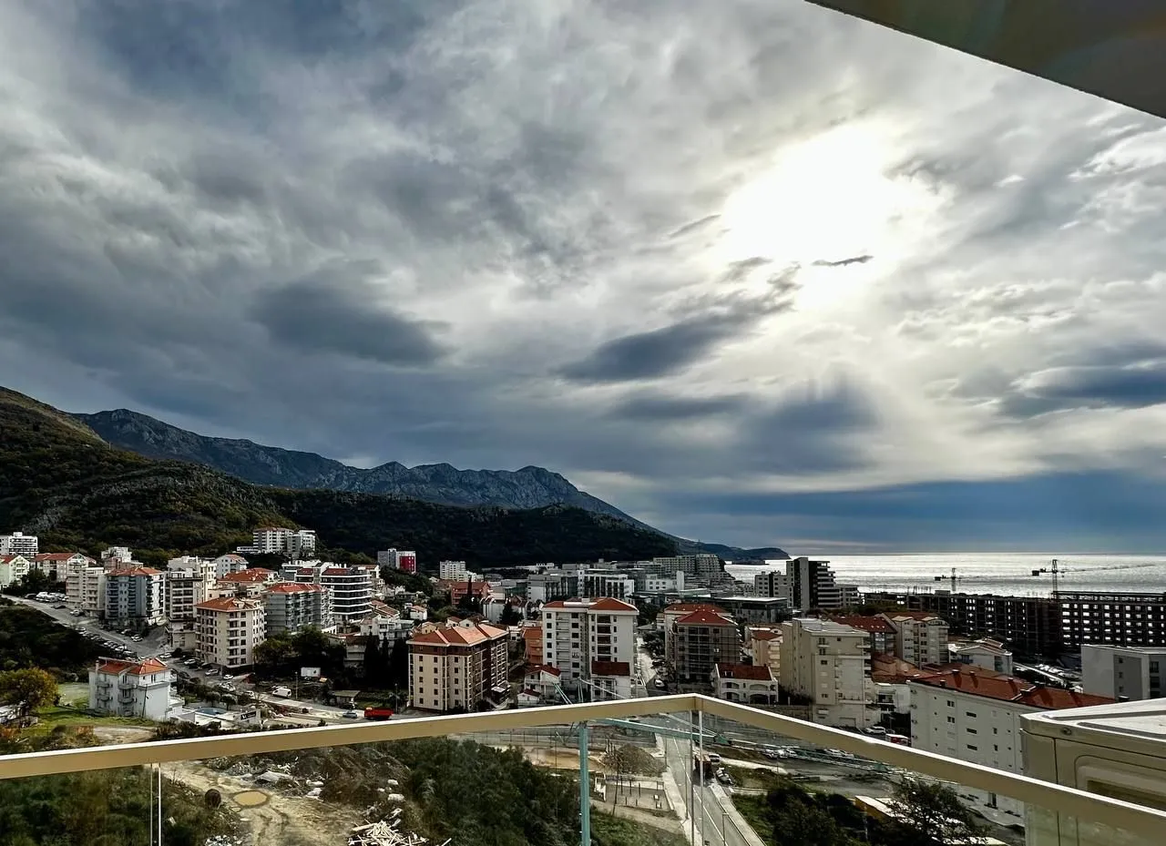 Rent, one bedroom apartment, 57m², Bečići, Budva