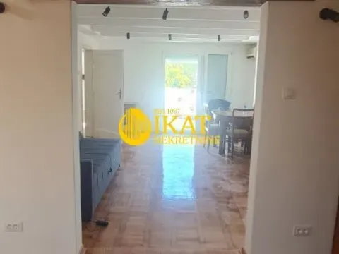 Prodaja, stan, 127m², Slavija, Vračar Sve Podlokacije - image 3