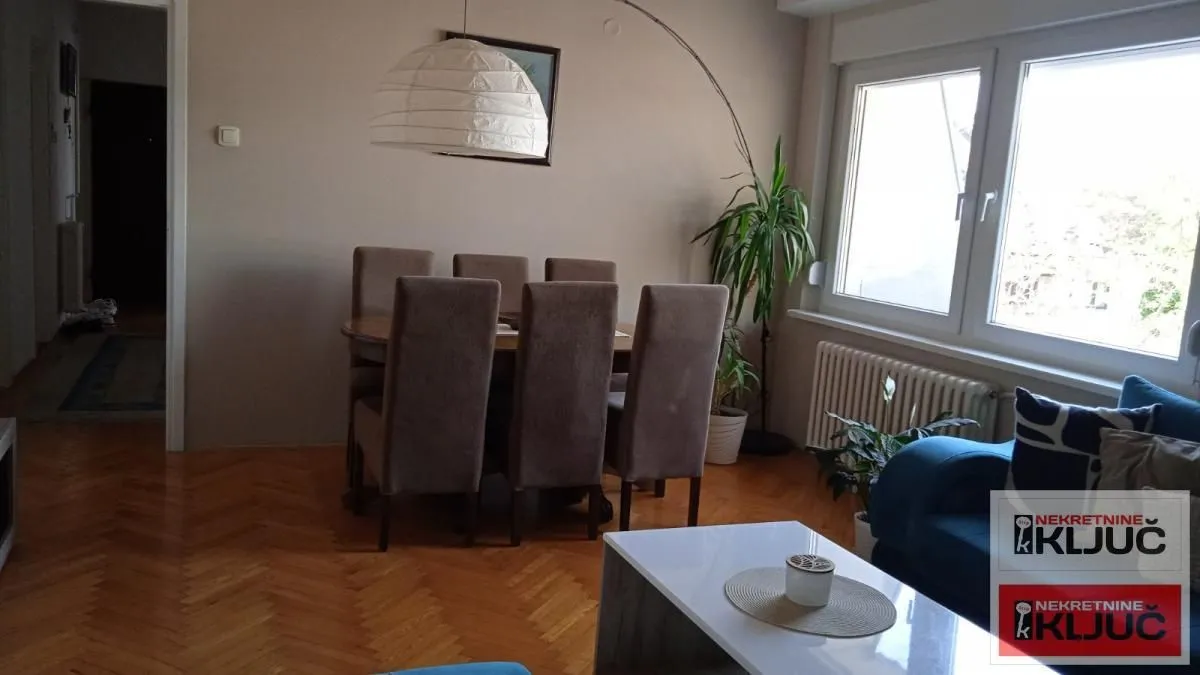 Prodaja, četvorosoban stan, 91m², Centar, Novi Sad