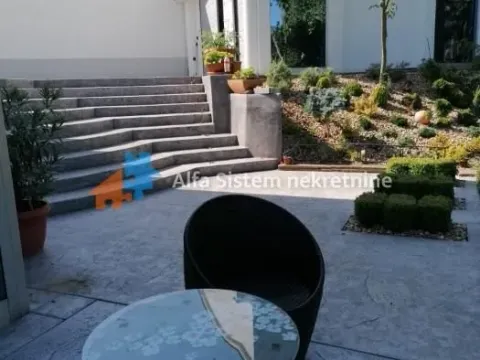 Rent, house, 365m², Uciteljsko Naselje, Zvezdara Sve Podlokacije - image 31