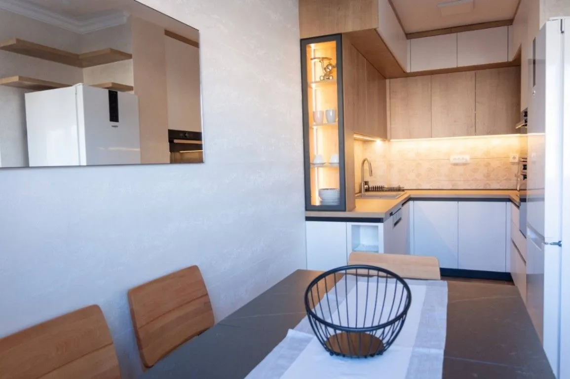 Izdavanje, dvosoban stan, 86m², Centar, Podgorica