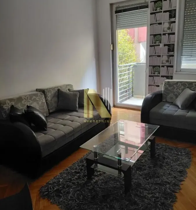 Izdavanje, garsonjera, 29m², Centar, Novi Sad