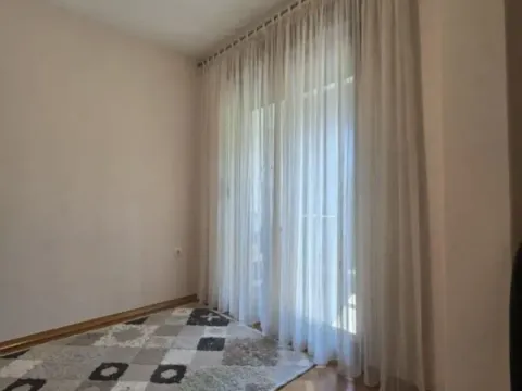 Izdavanje, četvorosoban stan, 82m², Blok 6, Podgorica - image 8