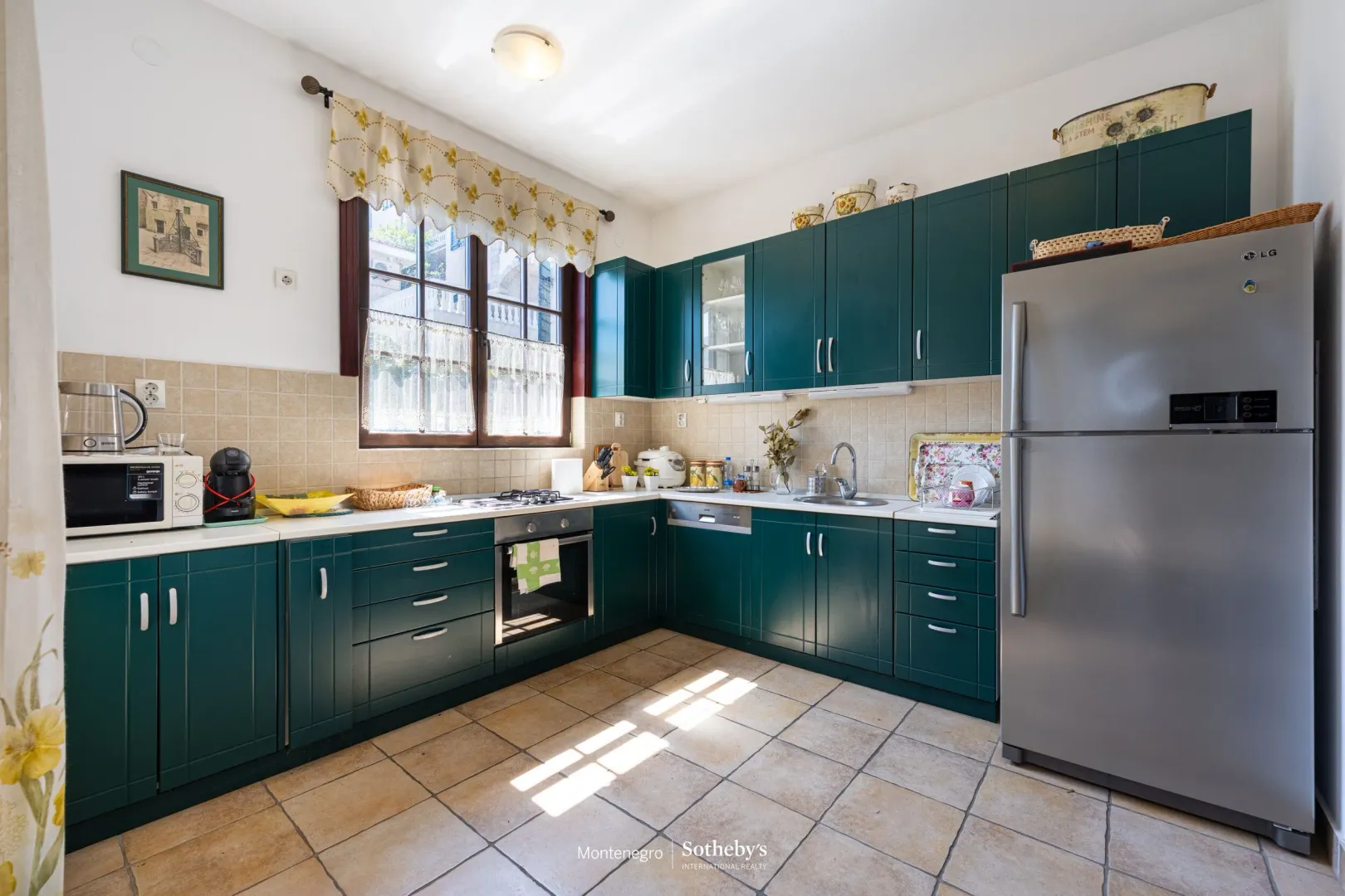 Sale, house, 235m², Kostanjica, Kotor