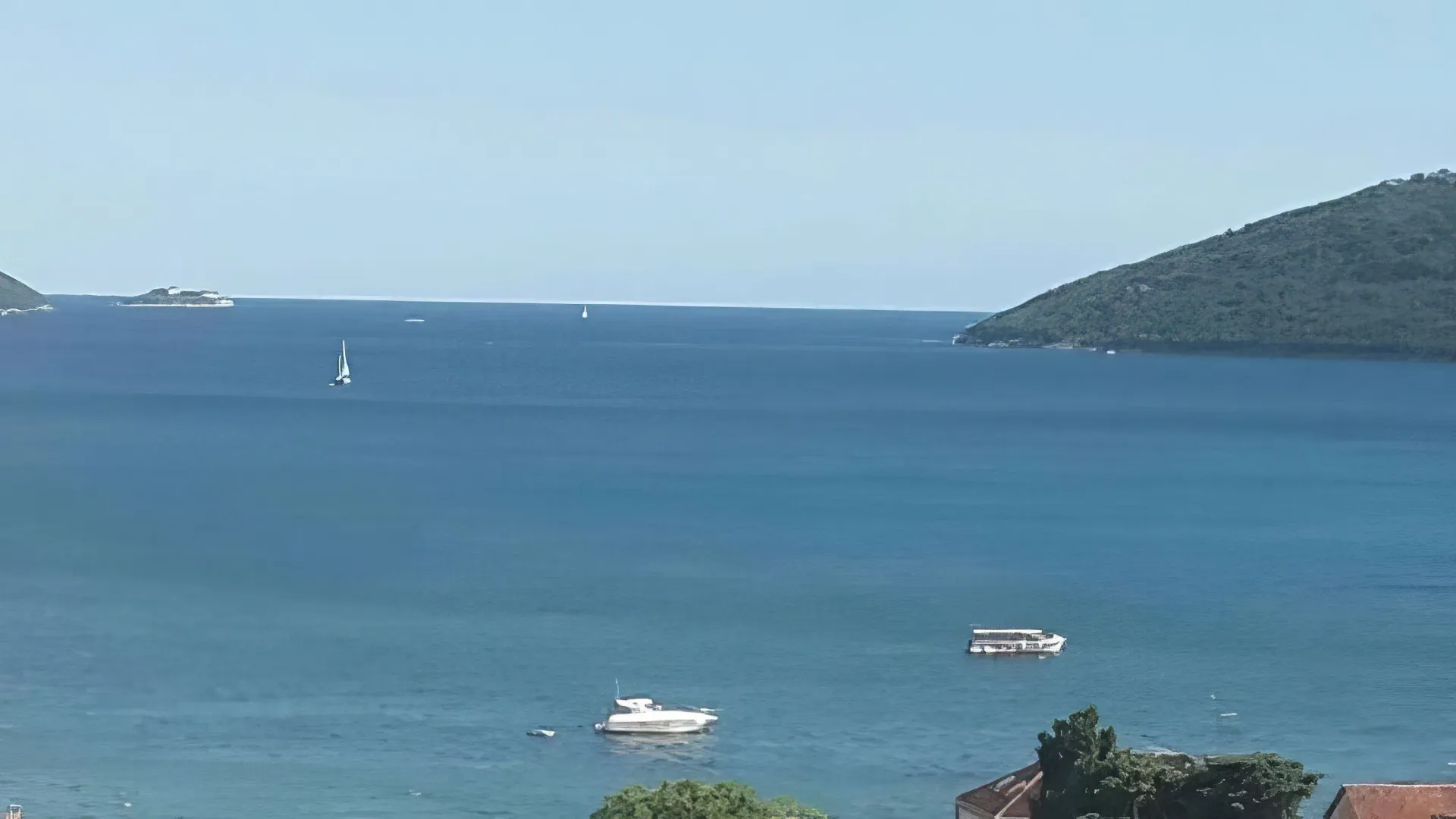 Izdavanje, dvosoban stan, 80m², Igalo, Herceg Novi