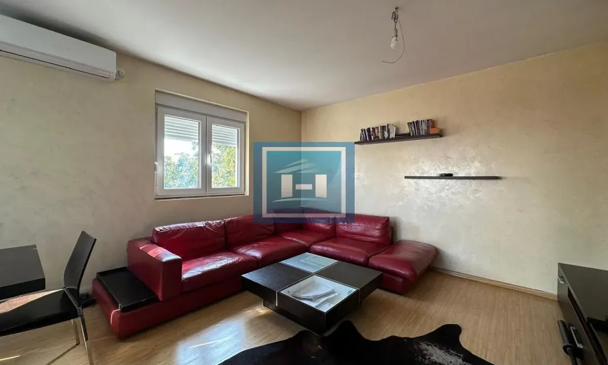 Izdavanje, dvosoban stan, 48m², Centar, Paraćin