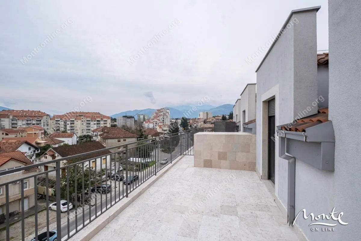 Prodaja, trosoban stan, 236m², Tivat, Crna Gora