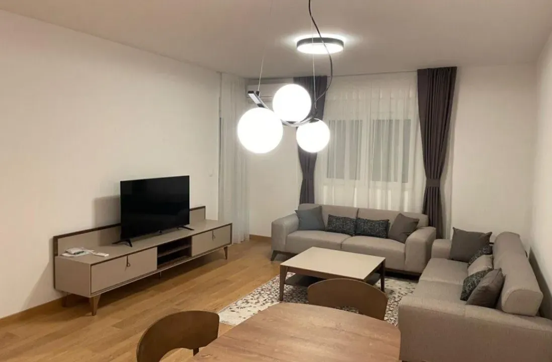 Izdavanje, dvosoban stan, 76m², City Kvart, Podgorica