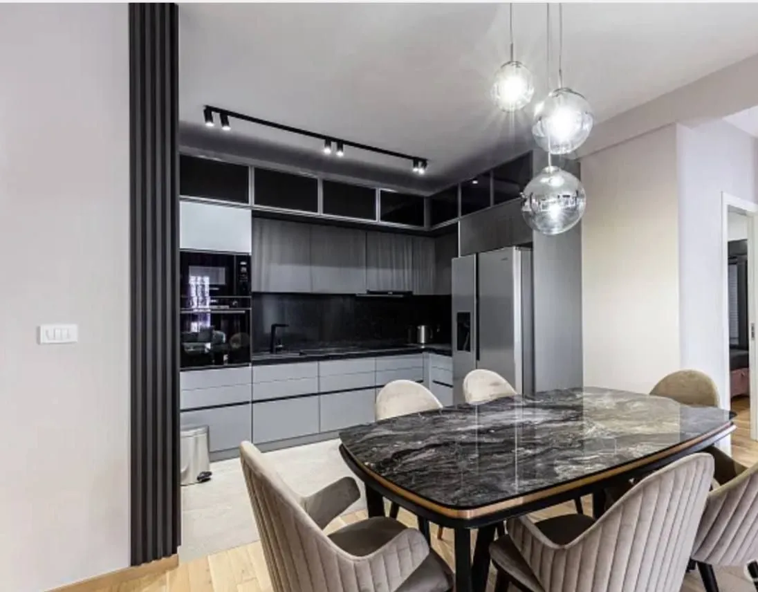 Prodaja, dvosoban stan, 84m², Bečići, Budva